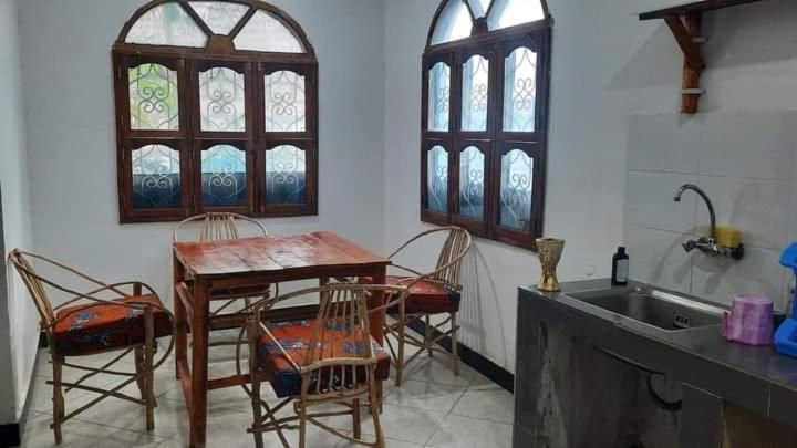 Marashi Villa Нунгві Екстер'єр фото